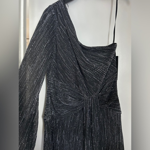 Betsy & Adam Black Metallic One Shoulder Gown Size 8 NWT Formal Dress - Picture 4 of 4